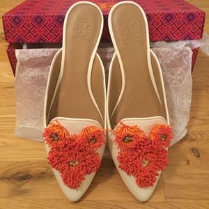 NEW! CREAM TORY BURCH SLIDES W BEADED DETAILING
